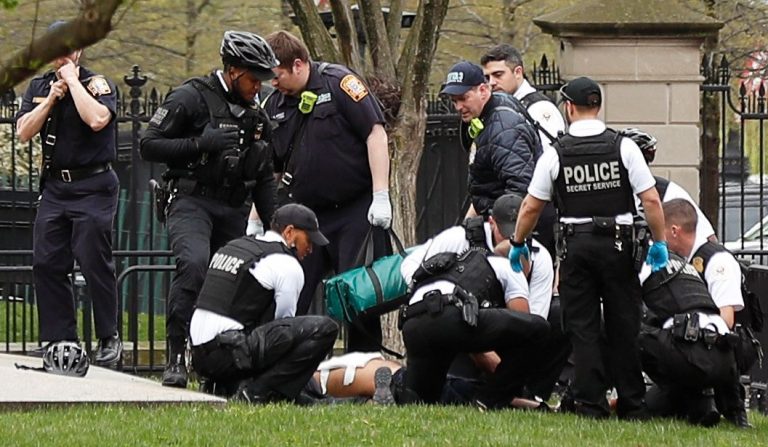 Beyaz Saray önünde kendini yaktı!