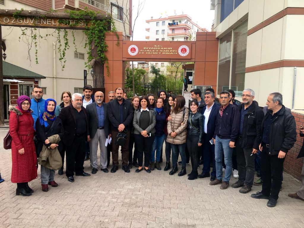 Bağlar’da HDP’li Meclis Üyeleri, AK Partili Beyoğlu’na istifa davetiyle işbaşı yapacak