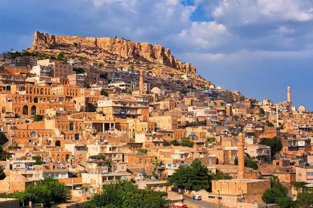 Turistler Mardin’i balondan izleyecek!