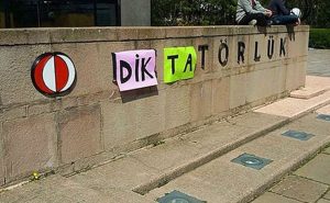ODTÜ yönetimine”Diktatör” yazılı gönderme