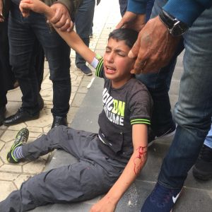 Bağlar’da bir eve silahlı baskın… Kadın, çocuk dinlemediler…