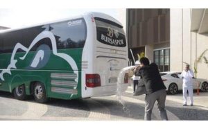 Bursaspor küme düştü, Amedspor taraftarı sokağa döküldü!