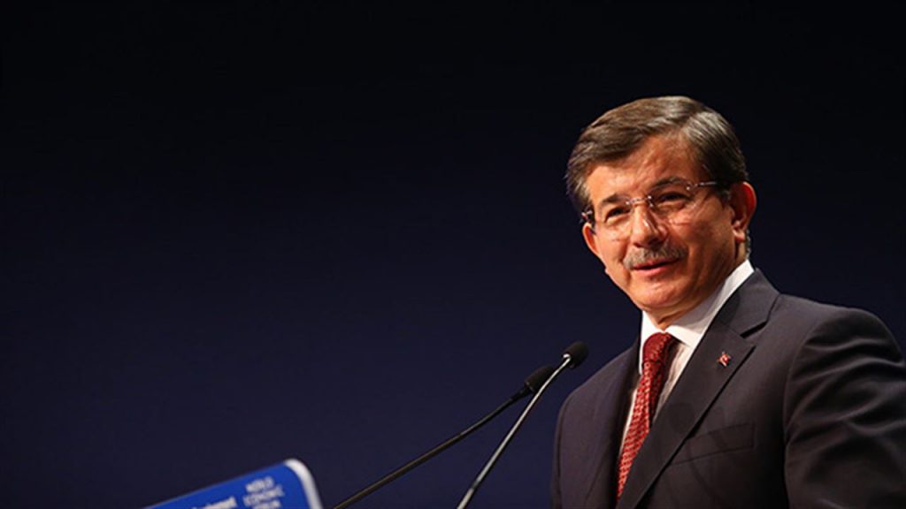 Davutoğlu’ndan kayyum kararına tepki: Demokrasiye gölge düşürüldü