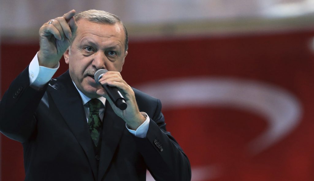 Erdoğan, Fransa liderine sert çıktı: Sen kimsin…