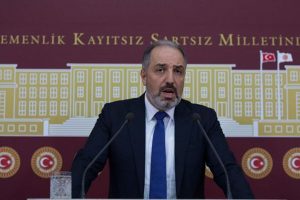 AK Parti’den Osman Kavala tepkisi: Kanıt sunulmayan bir kişinin tutuklu yargılanması izaha muhtaç