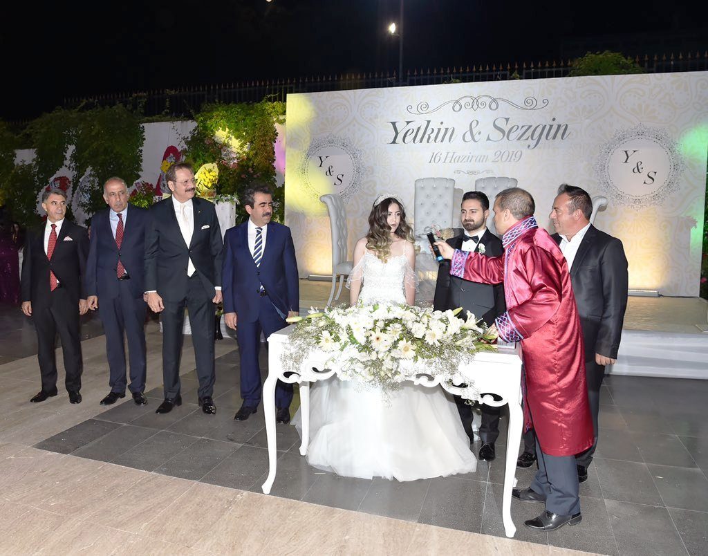 İş dünyasını buluşturan düğün