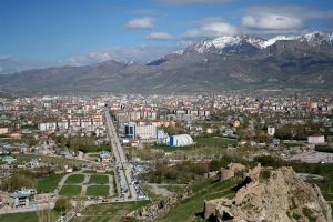 Van, kayyumun sel ayrımını konuşuyor; Bartın ve Kastamonu’na var, Başkale’ye yok!
