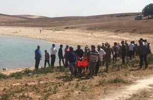 Evlatlarını kurtaran iki anne suda boğuldu