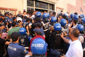 HDP binasından çıkmak isteyen vekiller darp edildi