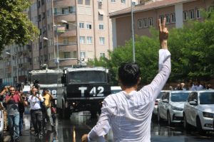 Diyarbakır’da kayyum protestoları bugün de devam etti