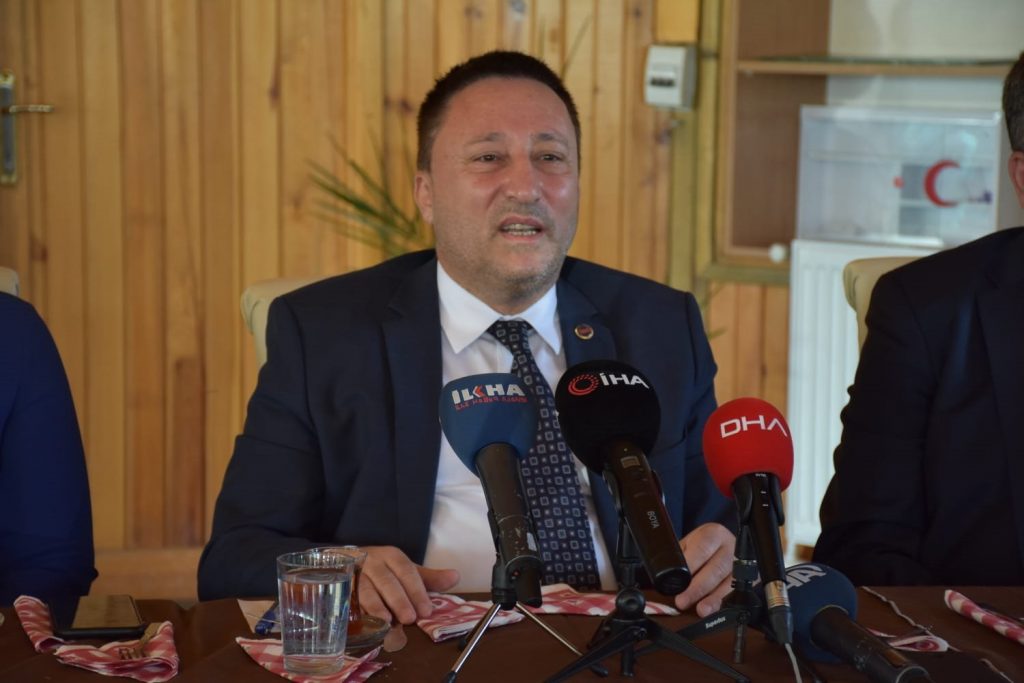 AK Partili Başkan Beyoğlu: Yardımcım olan kardeşimin istifasını aldım