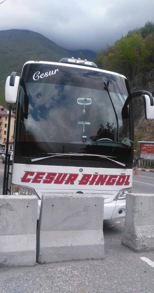 Artvin’de Bingöl otobüsü taşlandı: 1 yaralı