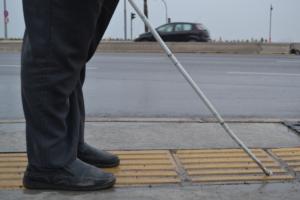 Diyarbakır’da engelliler eve hapis; TSE’nin “kaldırım” standardını takan yok!