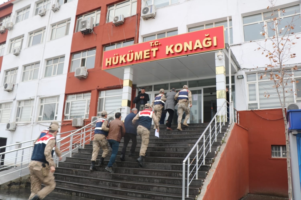 Diyarbakır’da hazine arazisini satan çeteye darbe