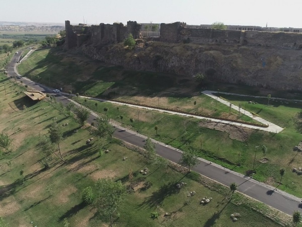 Diyarbakır’da skandal! Millet Bahçesi “kaçak” çıktı…