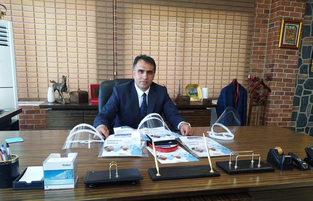 Başarılı iş adamı Diyarbakır’da bir ilke imza attı; Virüse karşı şeffaf koruyucu siperlik üretimi