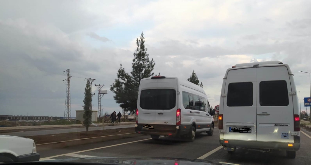 SKANDAL! Diyarbakır’da işçi servislerinin polis atlatma oyunu!