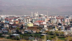 Bingöl’de koronavirüs tedbiri: Üç kişi yan yana yürüyemeyecek!