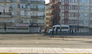 VİDEO |  Burası Diyarbakır; Yasak onlara yaradı, gazozuna maç yaptılar