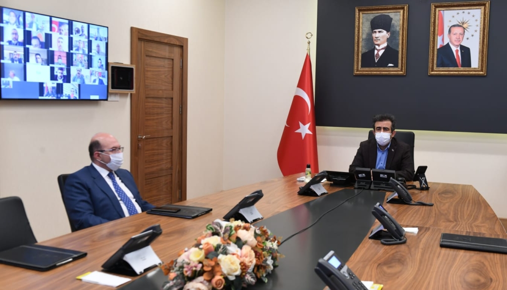 Diyarbakır’da 4 partiden bu fotoğraf karesine tepki: Valiler devleti temsil eder, partileri değil
