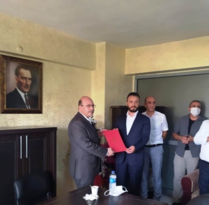 AK Parti Sur İlçe Başkanlığı’nda tevir teslim töreni