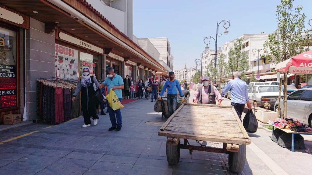 Diyarbakır’da ALO Kurdî Whatsapp hattı hizmette