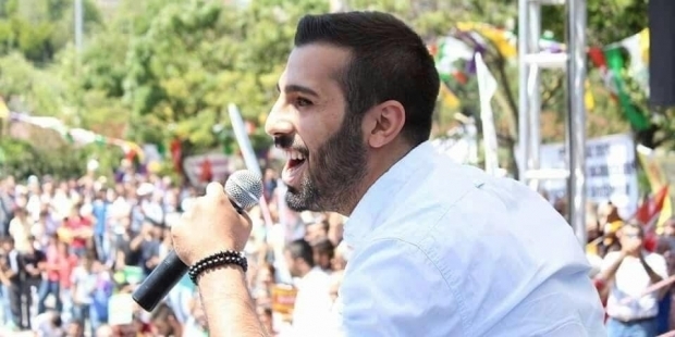 Sanatçı Aram Serhad’tan sevenlerine üzücü haber: Covid-19 testim pozitif çıktı