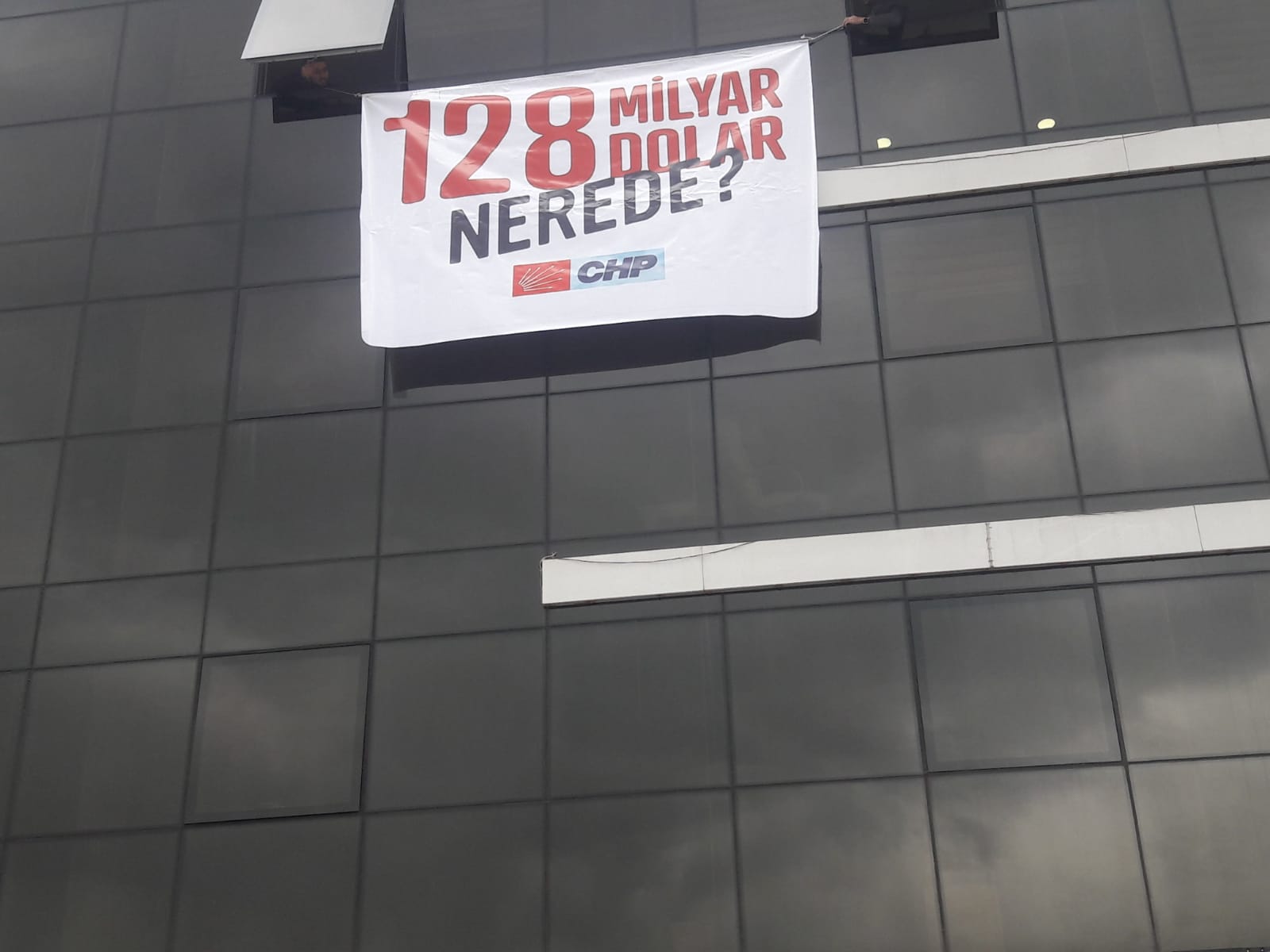 Diyarbakır’da CHP’ye pankart cezası