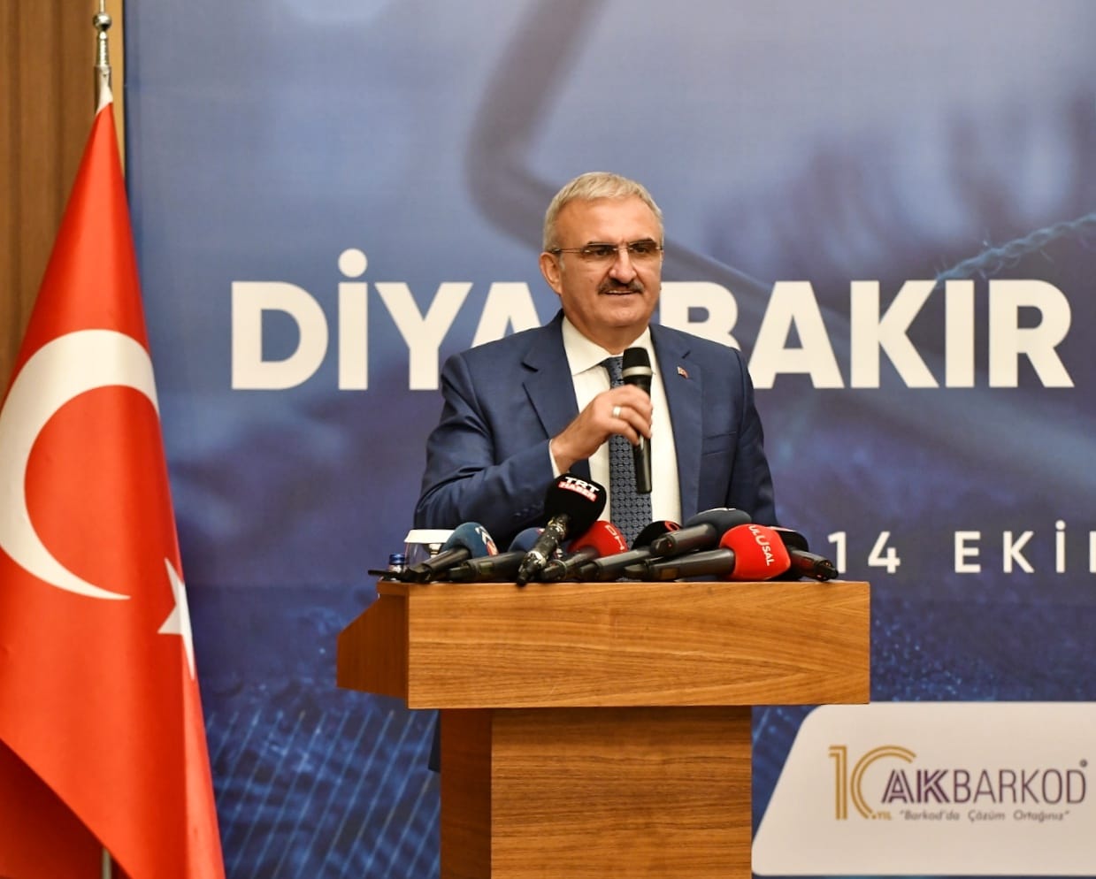 Diyarbakır Valisi’nden işverenlere sert “işçi hakları” uyarısı: Kendi ayağımıza sıkmayalım
