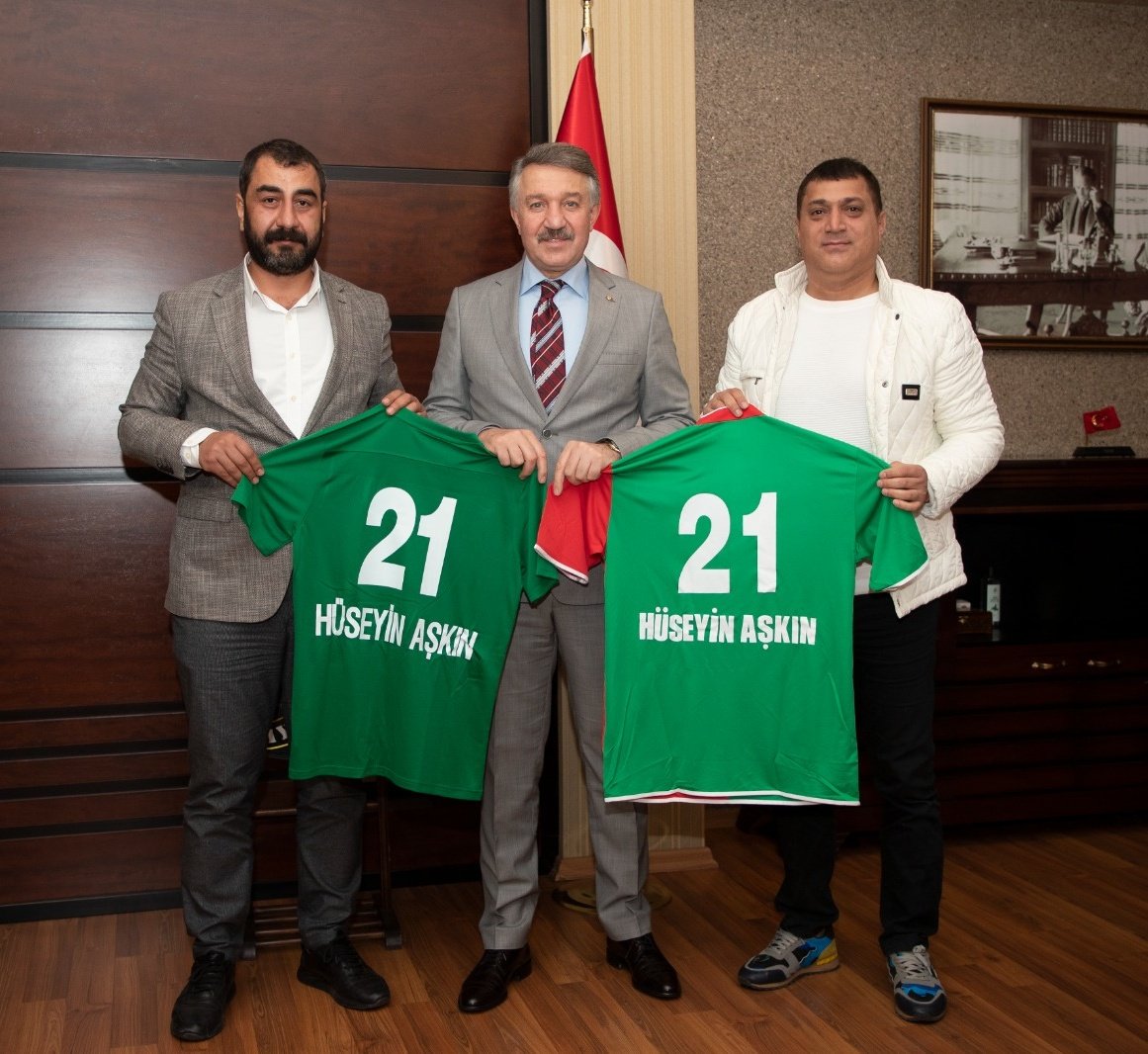 Amedspor ve Diyarbekirspor’dan Emniyet Müdürü’ne ziyaret
