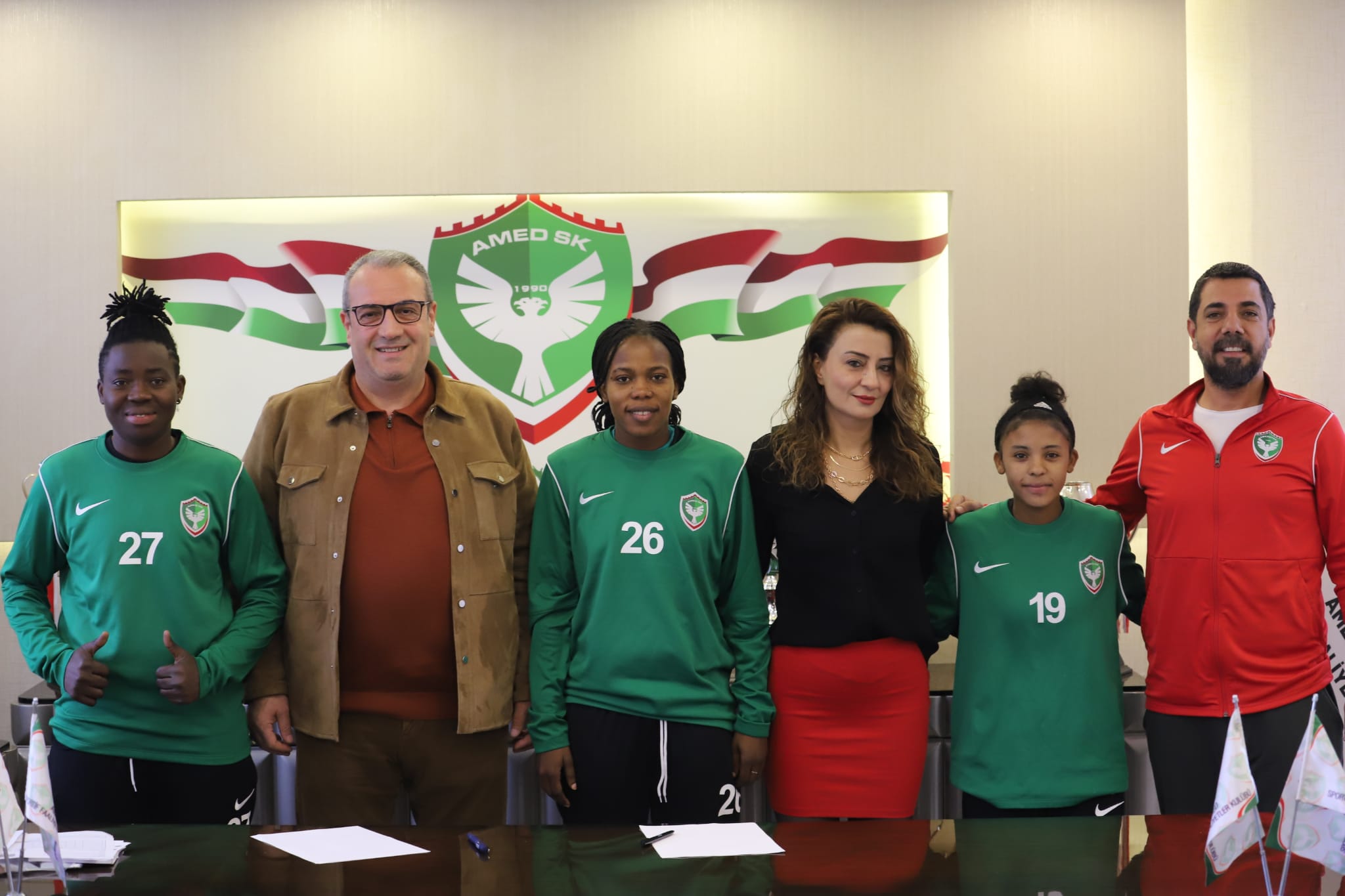 Amedspor Kadın Futbol Takımı’ndan üç yabancı transfer daha