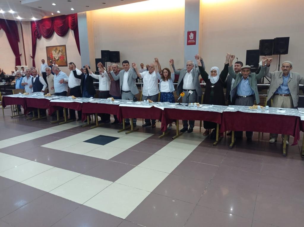 HDP’li başkanlar kan davalı iki aileyi barıştırdı