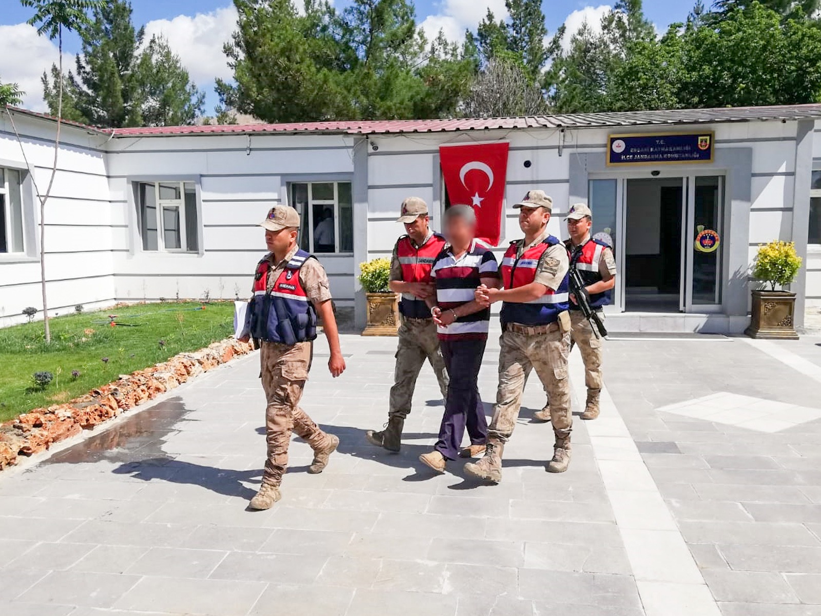 Diyarbakır’da FETÖ operasyonu