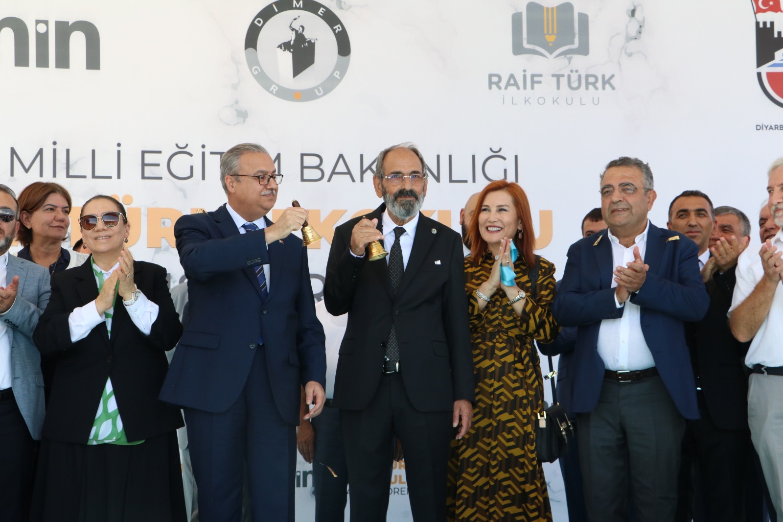 Raif Türk İlkokulu’nda ders zili çaldı