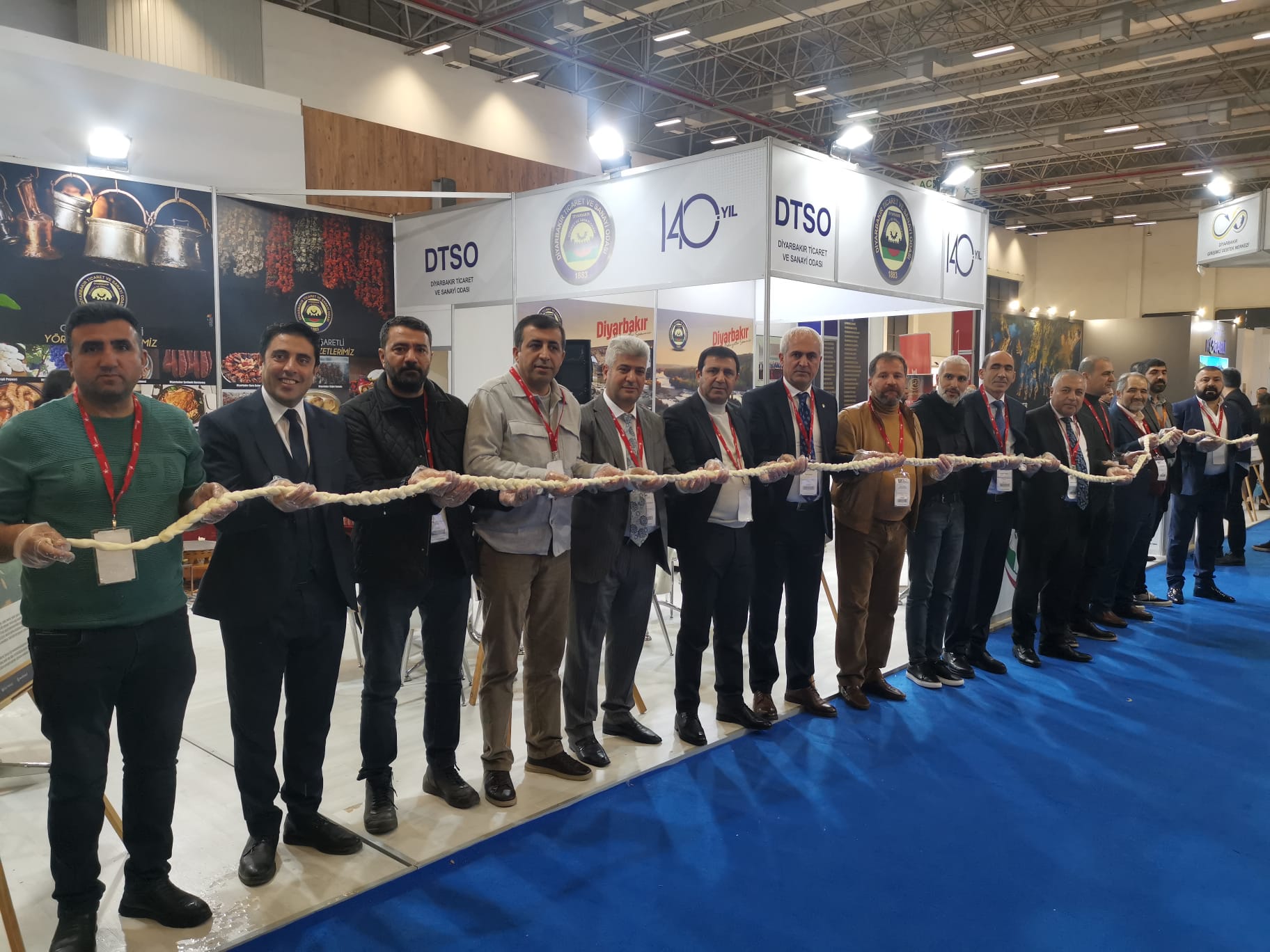 DTSO’dan İzmir’e 35 metrelik örgü peynir jesti