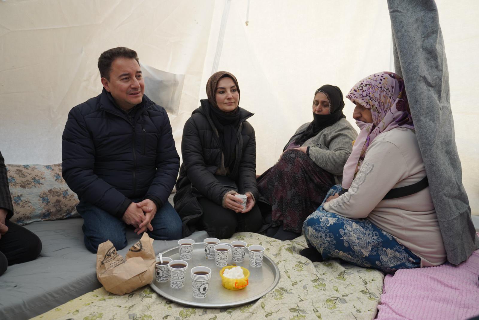 Babacan, Diyarbakır’daki depremzedeleri ziyaret etti