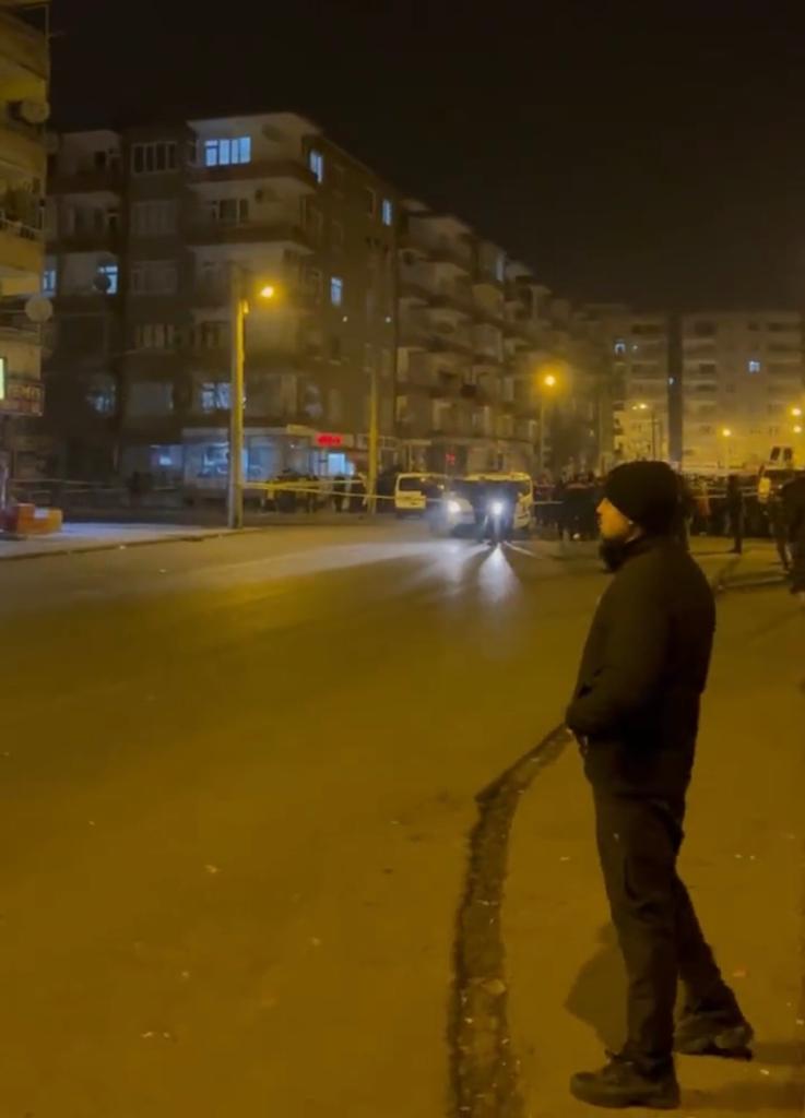 Diyarbakır’da bir bina çevresinde güvenlik tedbiri alındı