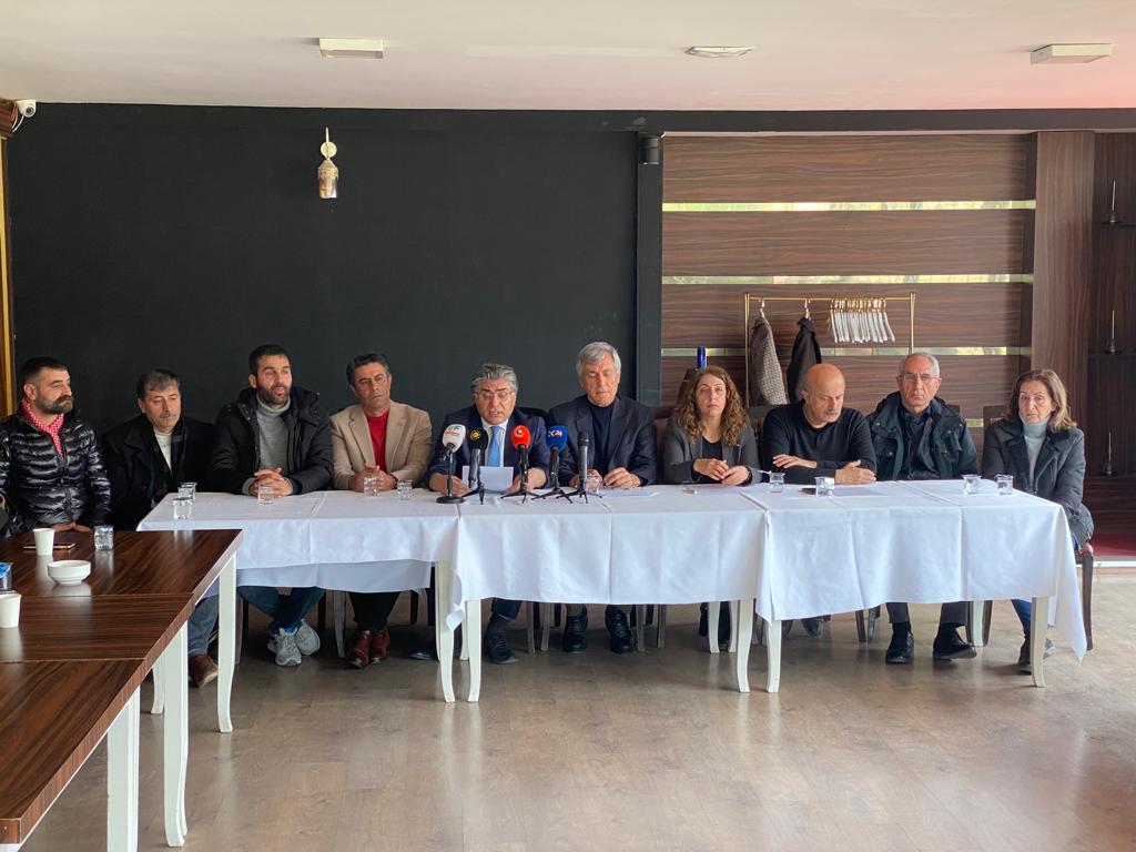 Roj roja xîretê ye, em dest bidin hev