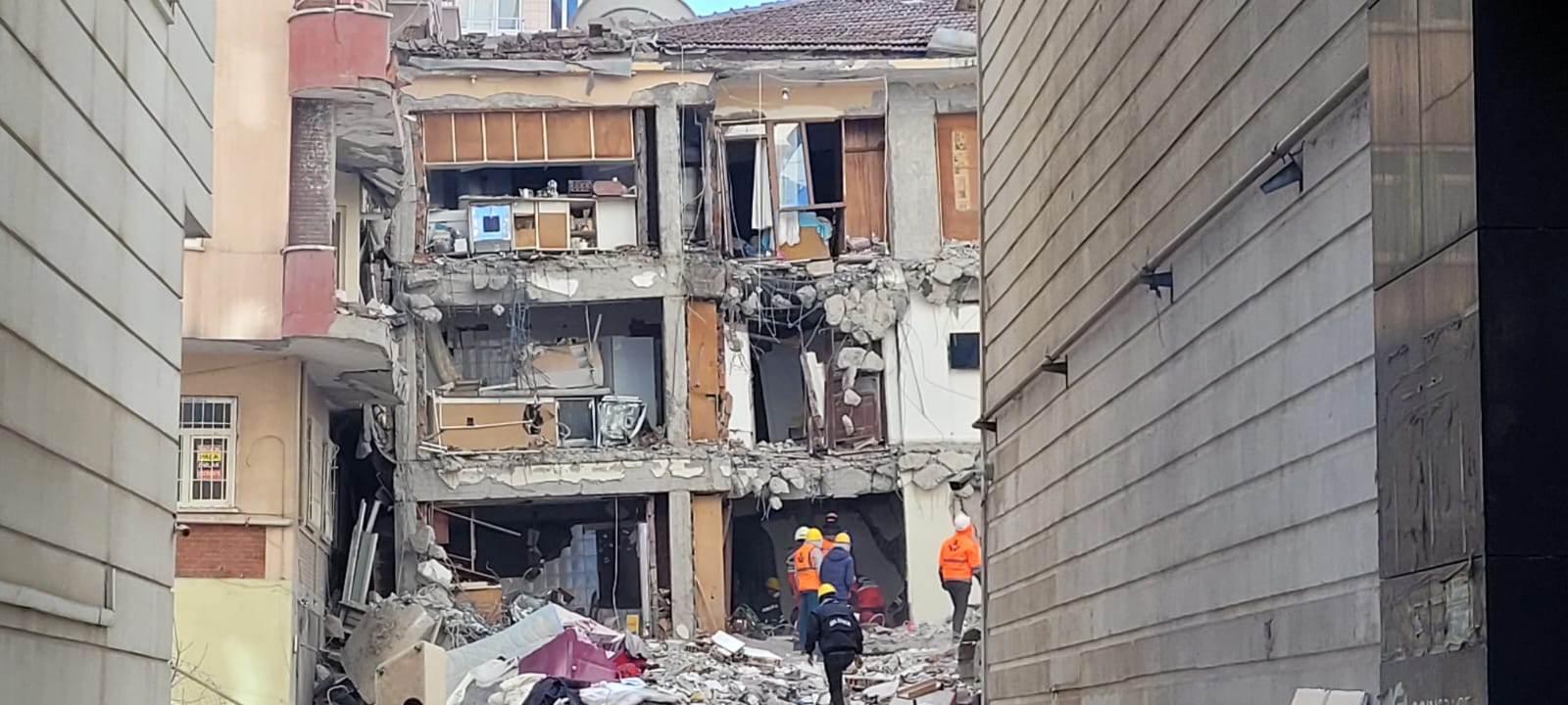 Diyarbakır’da 2 müteahhit enkazda kalarak hayatını kaybetti