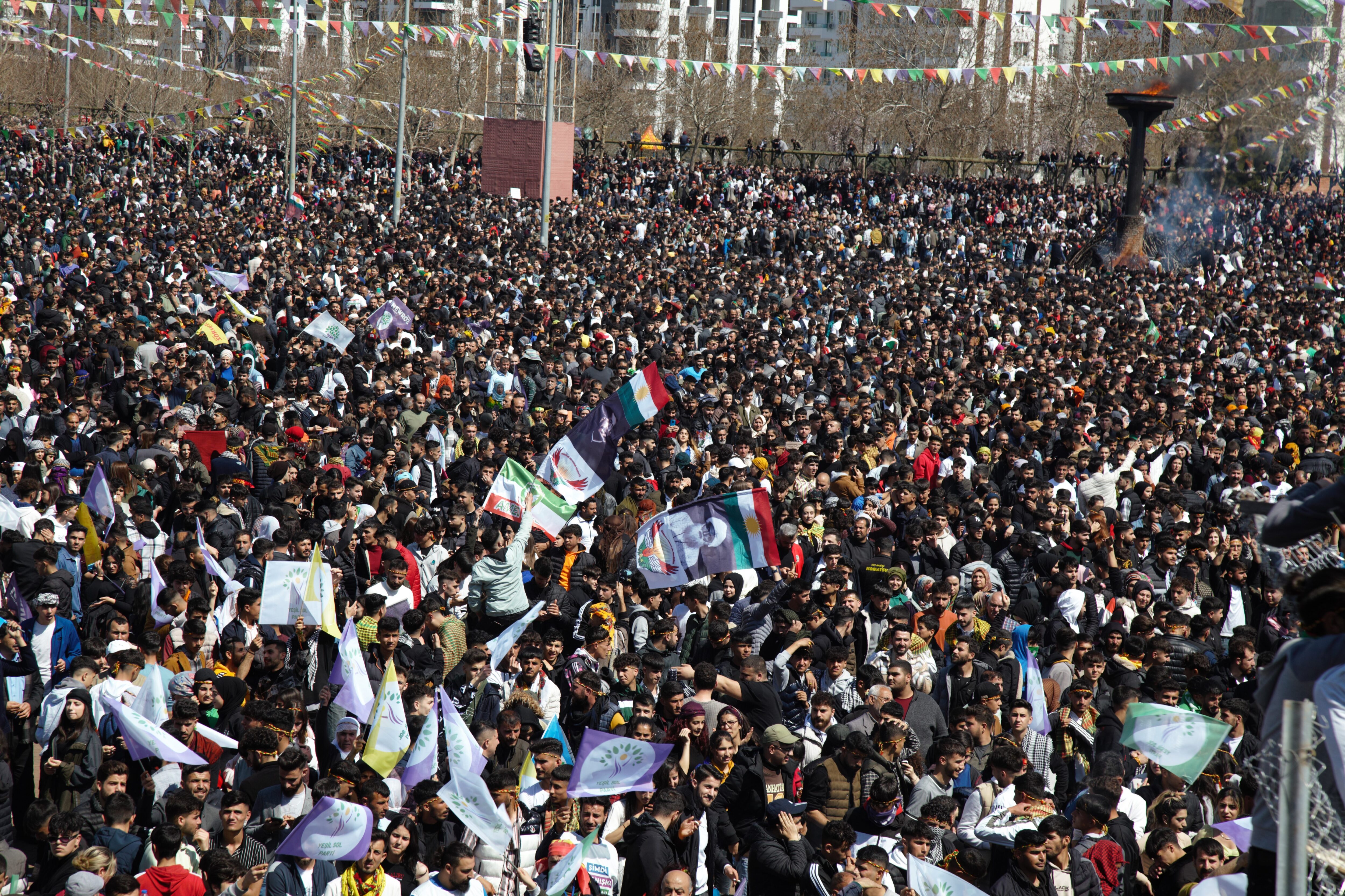 Diyarbakır Newroz’unda barış vurgusu