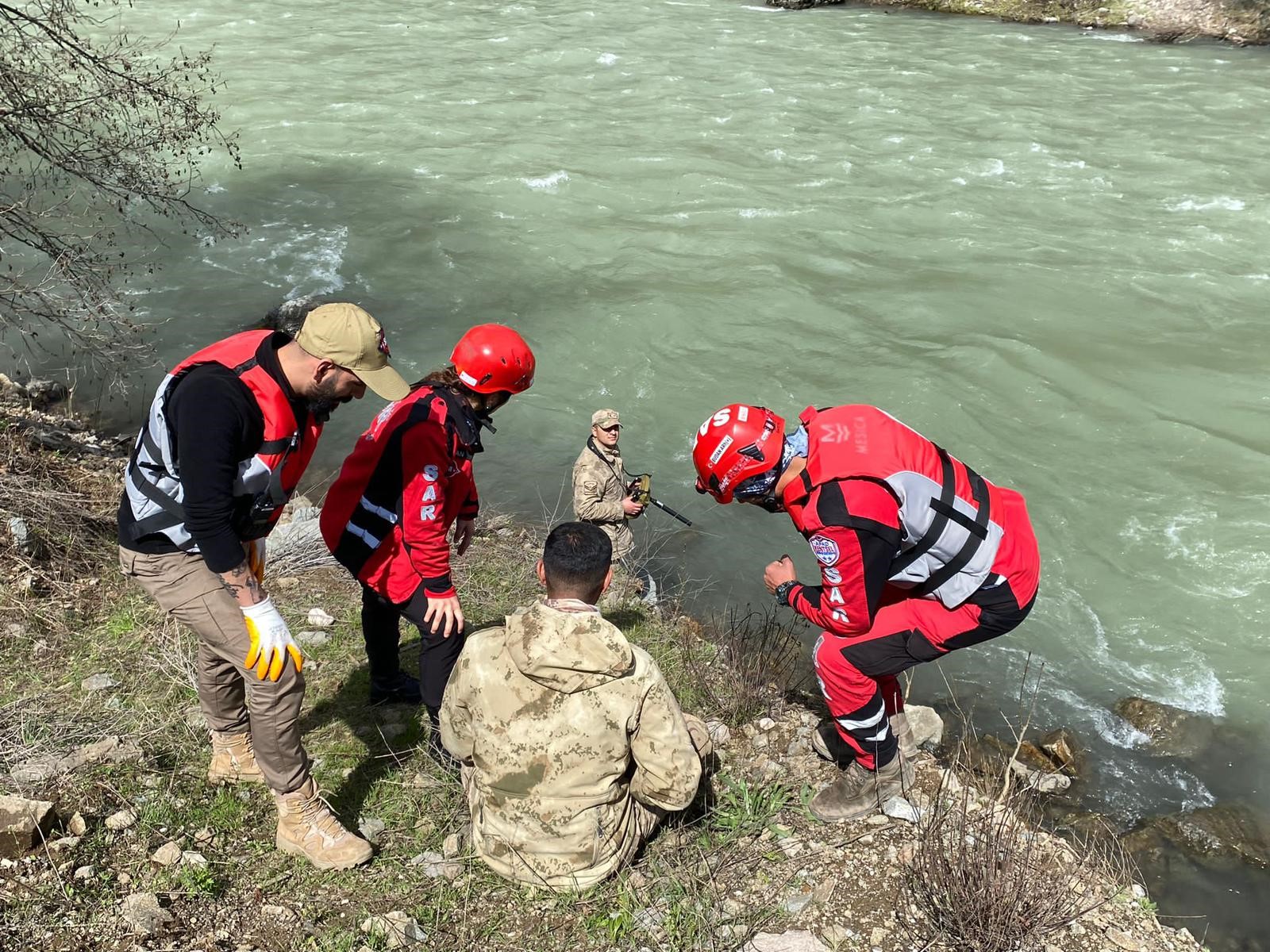 Munzur’da kaybolan üç genç bulunamıyor