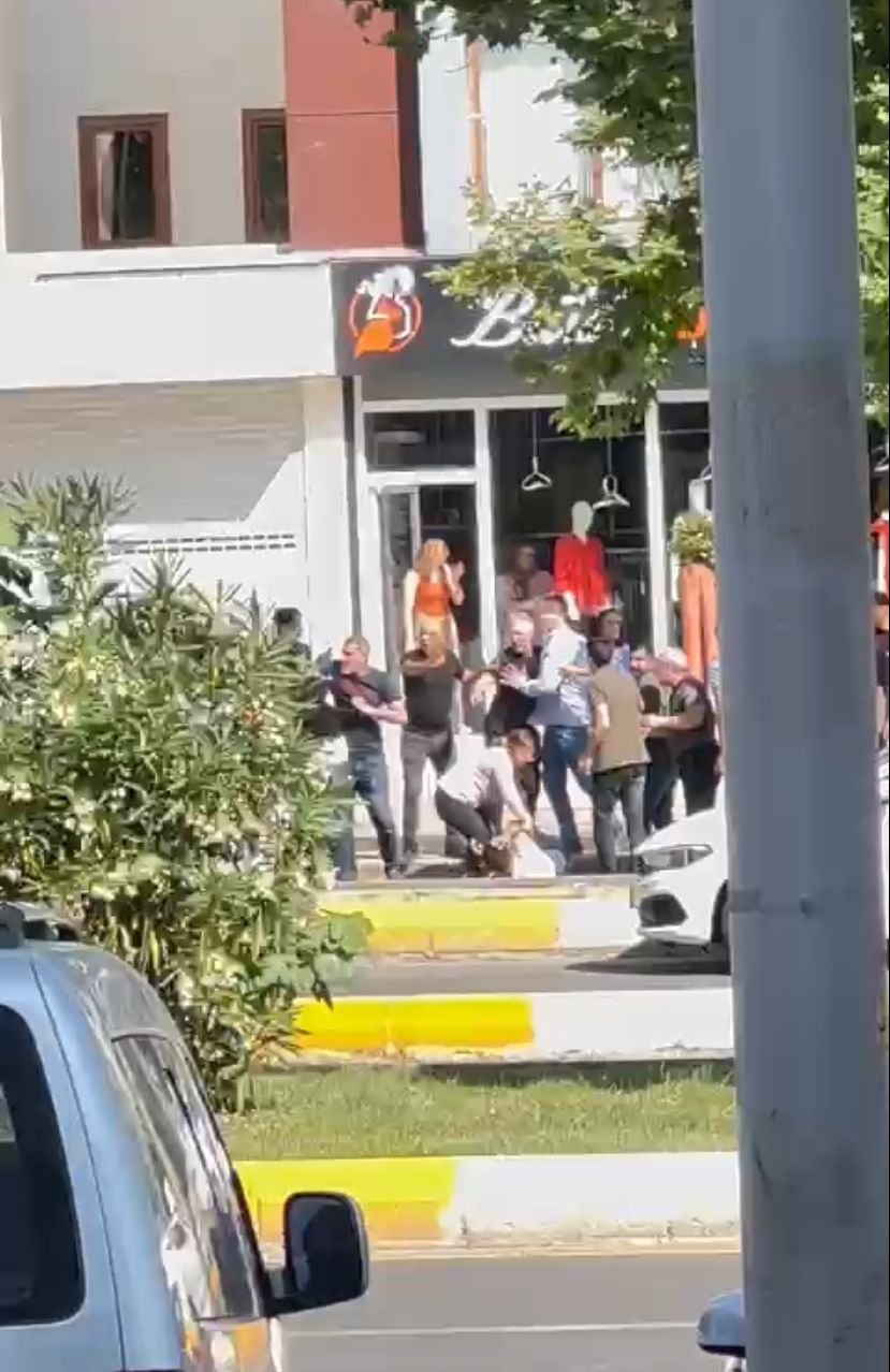Diyarbakır’da iki grup arasında sopalı yumruklu kavga