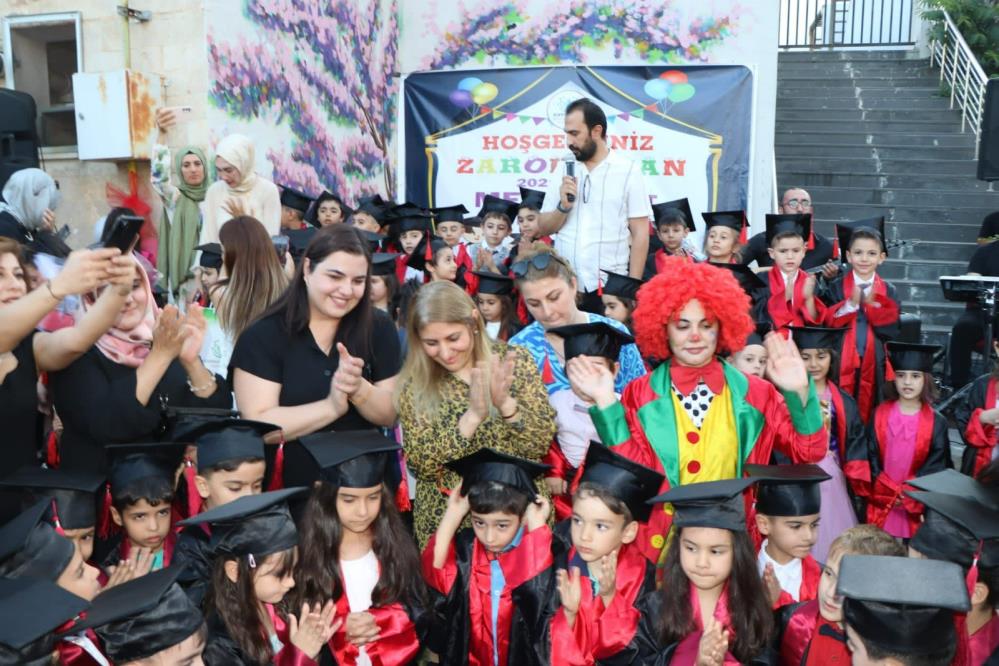 Zarokistan’da miniklerin karne heyecanı
