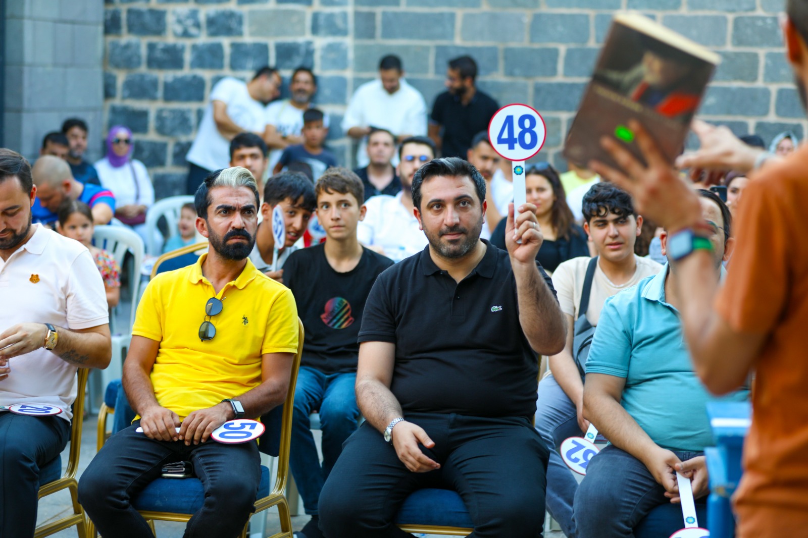 Diyarbakırlı kitapseverler “Kitap Mezadı”nda buluştu