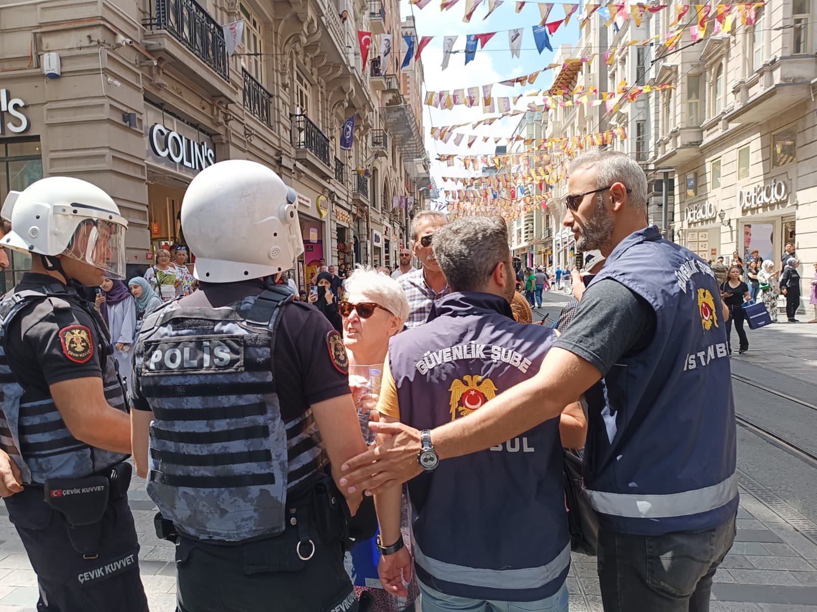 Cumartesi Anneleri yine gözaltına alındı