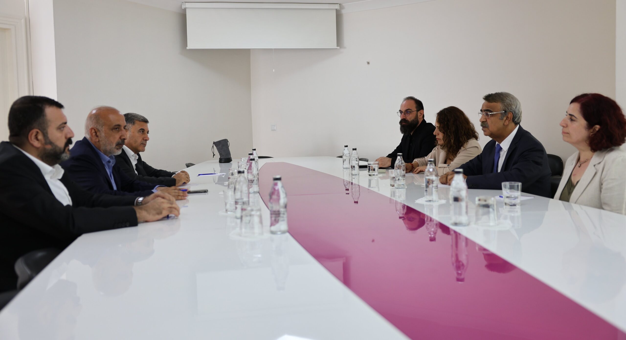 Diyarbakır’da üç kurumdan HDP’ye ziyaret