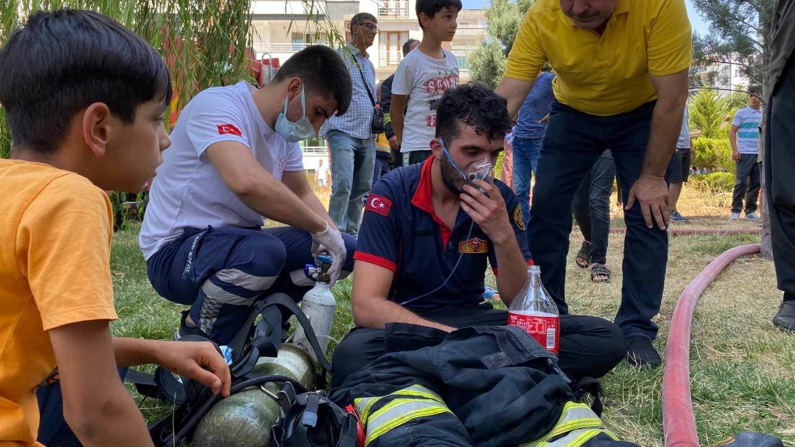 Diyarbakır’da yangın; çok sayıda kişi zehirlendi