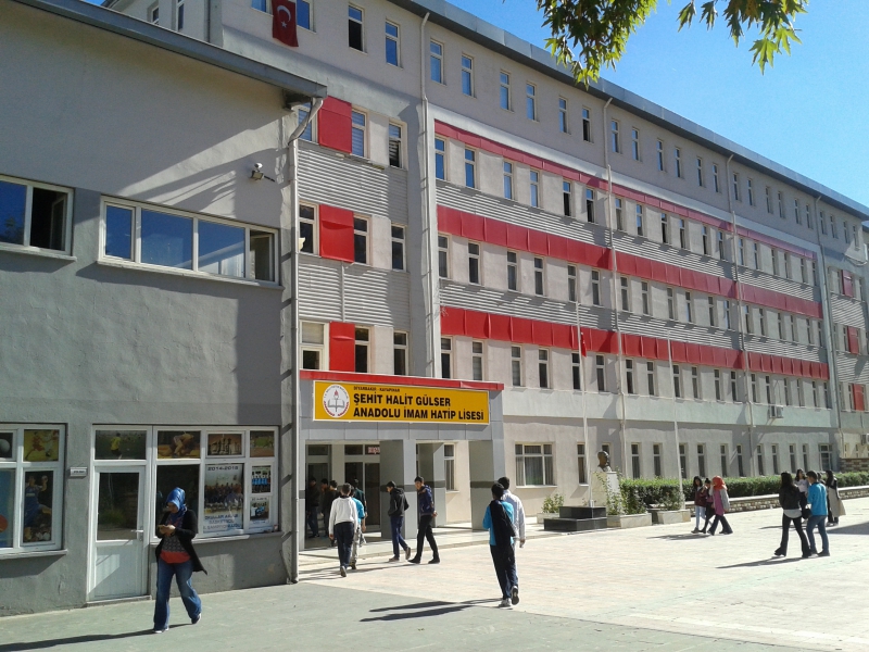 Diyarbakır’da okul müdürü görevden alındı
