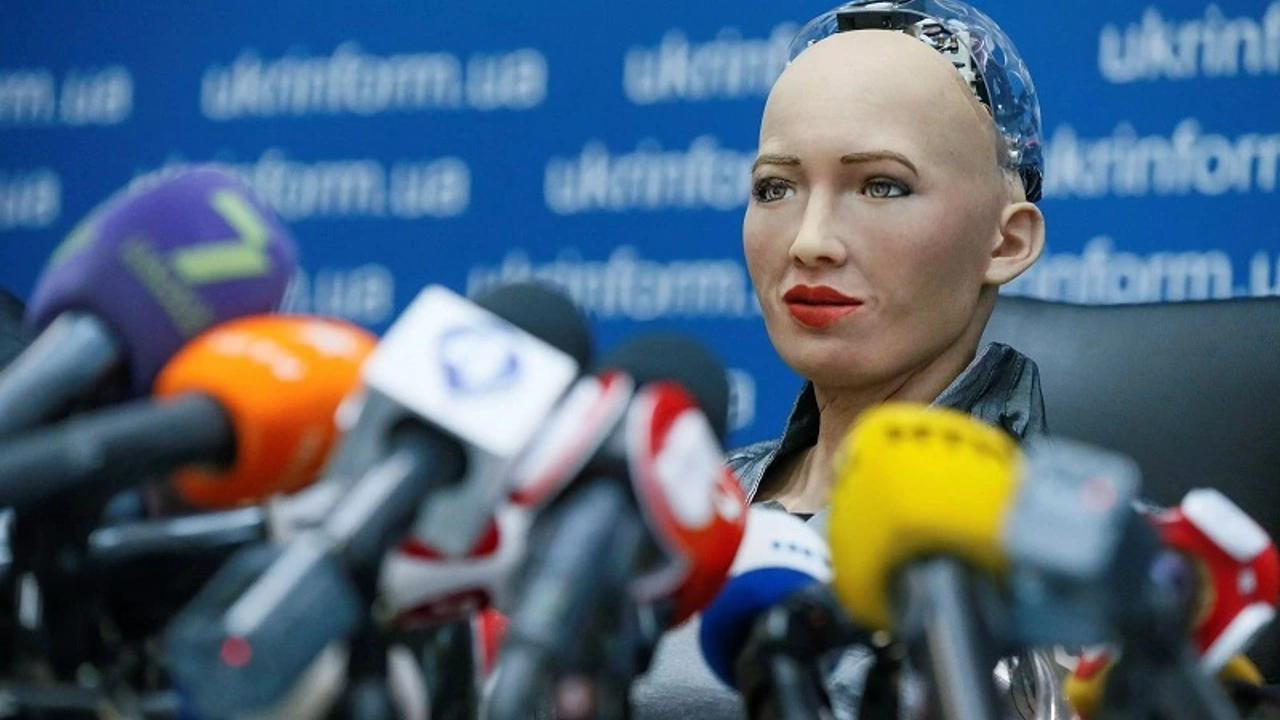 İnsansı robot Sophia’ya Kürtler soruldu: Direnişçi bir millet