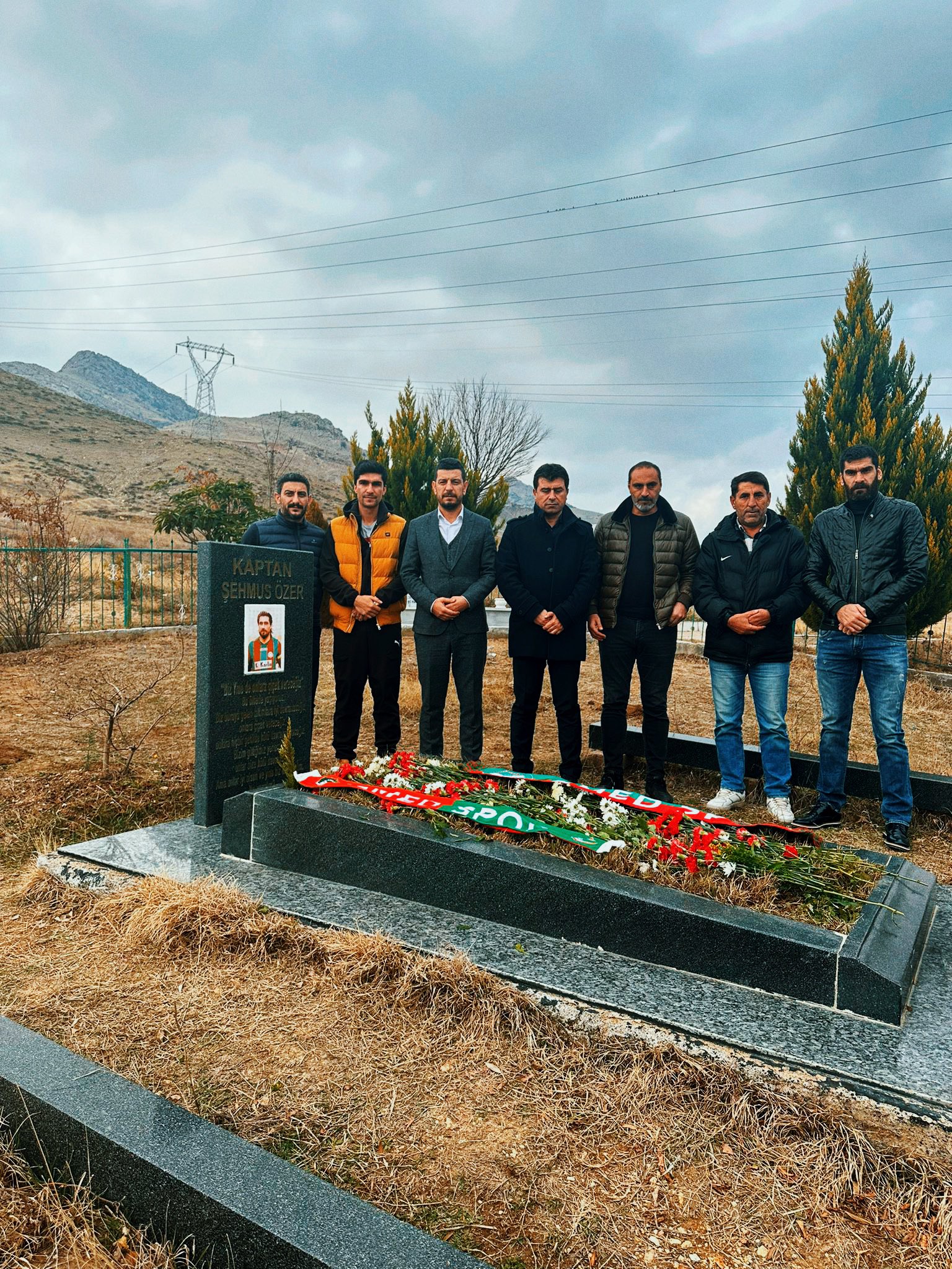 Amedspor, Şehmus Özer’in mezarı başında